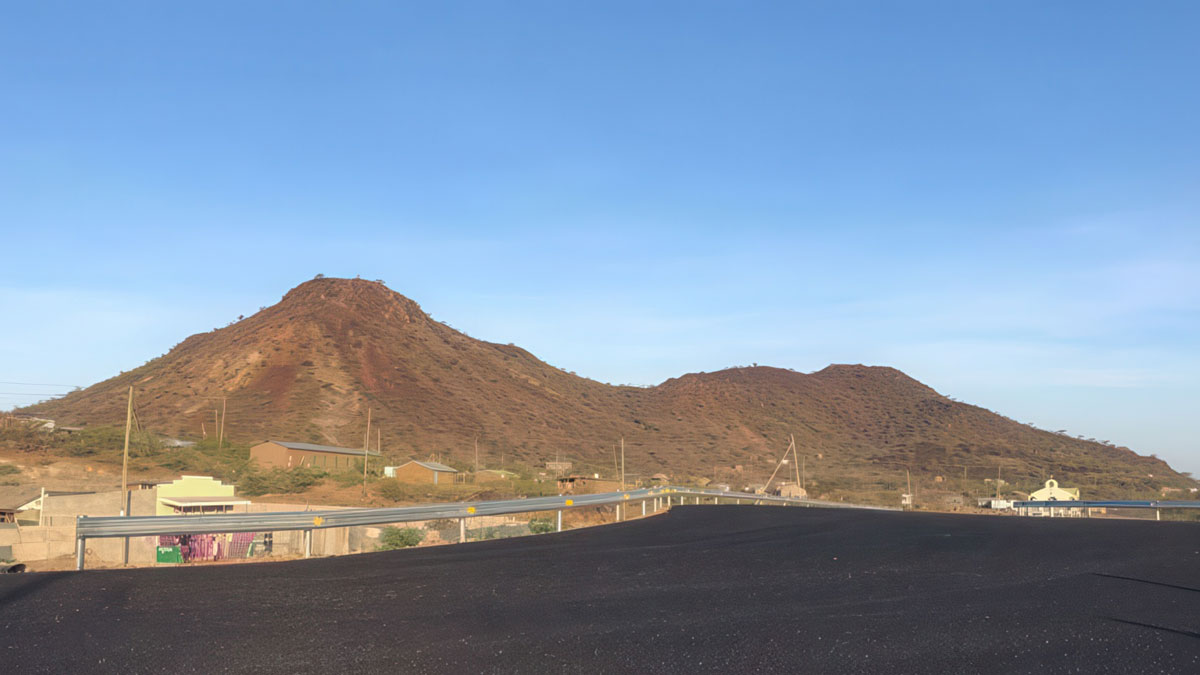 The-Town-of-many-hills-2